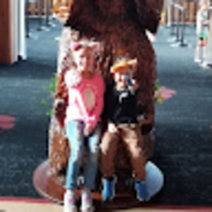 Meet your Posher, Asuin